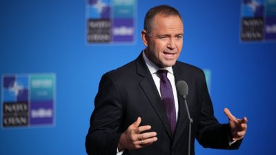 Полският президент наложи вето на закони за съжителството на гей двойки
