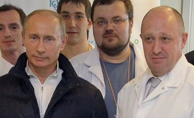 Откриха обесен шефа на летището, организирал последния полет на Готвача на Путин