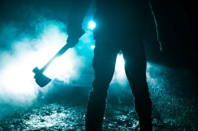 Мъже обиждаха и заплашваха с брадва жена в Попово