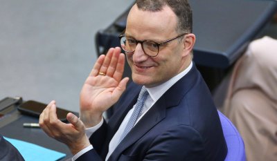 Топ политик гей втрещи Германия със син от сурогатна майка