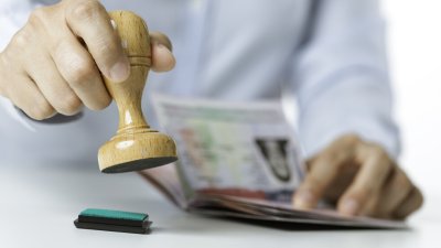 САЩ затягат правилата за визи за чужди студенти и журналисти 