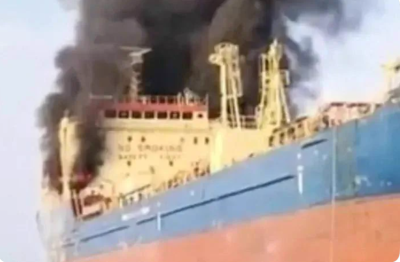 Танкер с 4000 тона пропан-бутан пламна в Черно море 
