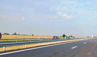 Спират движението по "Тракия" 