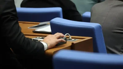 Гласуват разполагането на американските самолети на авиобаза &bdquo;Безмер&ldquo;