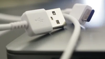 Евтино зарядно уби ученик в Русия