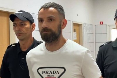 Разпитаха малтретирания Адриан от Пловдив за боя от пастрока му