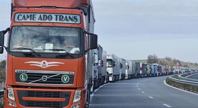 Забраняват движението на тирове над 12 тона по пътя през Кресненското дефиле и "Тракия"