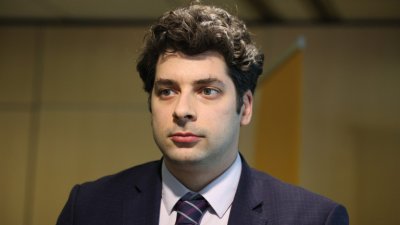 Пеканов: Бяхме на косъм да изгубим 800 милиона евро