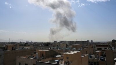 Тръмп замества ударите по Иран с дипломация?