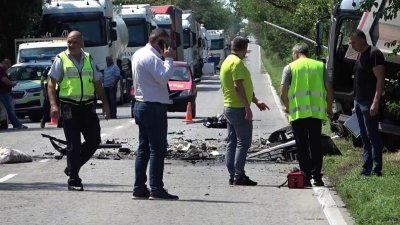 Полицията за мелето на пътя Русе-Бяла: Украинският шофьор се е прибирал от Турция, влязъл е в насрещното 
