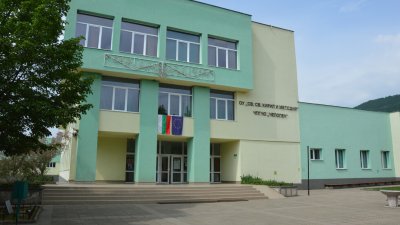 Училищата в Неделино и Челопеч чупят рекорди 