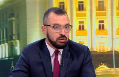 Хората на Радев запяха в хор в подкрепа на Йотова като кандидат за президент