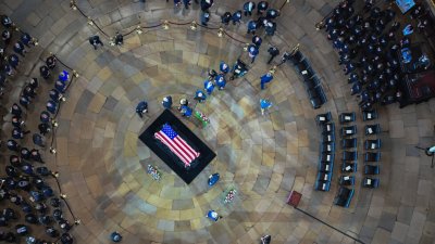  Стотици американци се събраха да почетат сенатора Линдзи Греъм