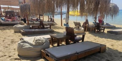 Селяндурът Ганьо се стиска за 20 евро за сянка у нас, цака 120 в Гърция