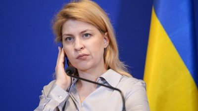 Бившата посланичка на Украйна в САЩ е обвинена в корупция
