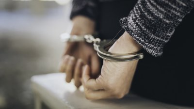 Хванаха издирвани мъж и жена във Велико Търново
