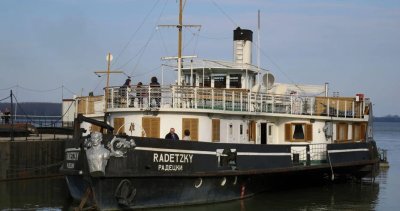 И "Радецки" спря да плава заради ниското ниво на Дунав