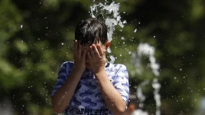Времето утре: Жега, живакът стига 38 градуса