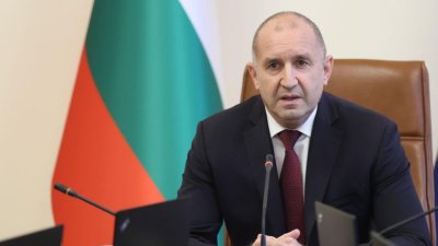 Радев: След 15 години България спаси безценния архив на македонските българи (ВИДЕО)