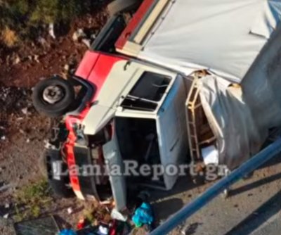 ВИДЕО: Тежка катастрофа между тирове, единият с български водач, затвори гръцка магистрала 