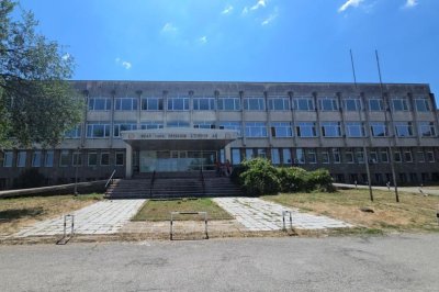Проверяват болницата в Ловеч за съмнения за фиктивни договори с лекари