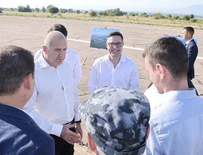 Позлатяват забравено летище до София