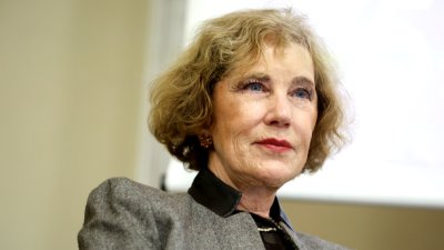 Елена Поп. успокои: Няма мигрантска криза, в Сеута всичко е спокойно