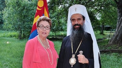 Да, този патриарх ви пасва идеално, суеверни скотове