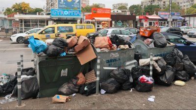 Столични квартали пак се заринаха с боклук 