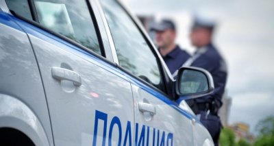 Шофьор си спретна гонка с полицията в София и с Порше-то си блъсна патрулката