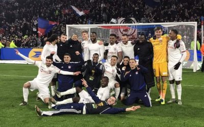 Дузпа в последните секунди прати Лион на 1/4-финал за Купата