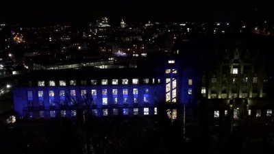 Шотландия оцвети сградата на правителството си с цветовете на ЕС