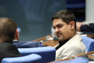 Радостин Василев се утешава с БМВ за 160 000 евро
