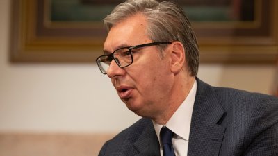 Опозиционер към Вучич: Не се прави на Мойсей, а оправи канализацията