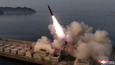 За втори път за 6 дни: Северна Корея изстреля балистична ракета към Японско море