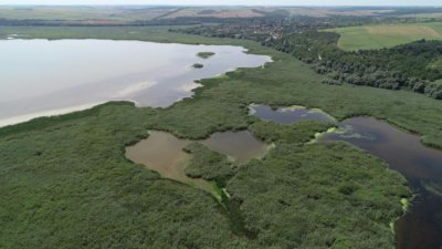 Нивото на езерото "Сребърна" спадна критично