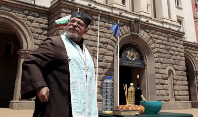 Отец Гелеменов: Макаренко ще оправи сатанистите от Пловдив