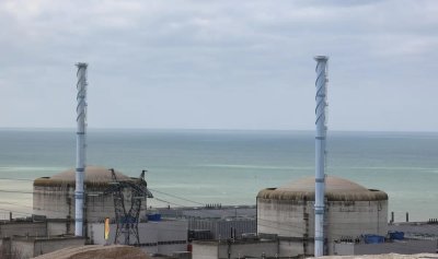 Спряха три реактора на френска АЕЦ заради... медузи