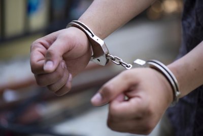 18-годишен младеж с италианско гражданство е задържан за чупене на детска площадка в Перник