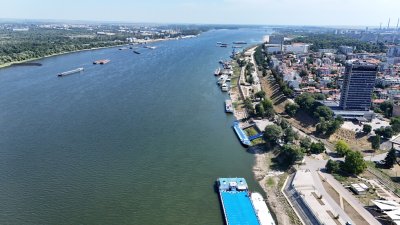 Нивото на Дунав при Русе спадна с още 2 см