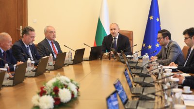 Ето управленската програма на Румен Радев