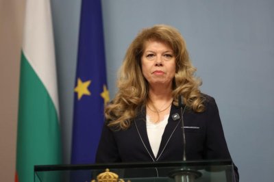 Йотова: Младите морски офицери да бранят суверенитета на България