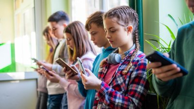 Конституционният съвет на Франция блокира забраната на социалните мрежи за деца под 15 години