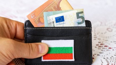 Власт, бизнес и синдикати сглобиха новата формула за МРЗ