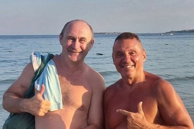 Крум Савов се щракна с Путин на плажа