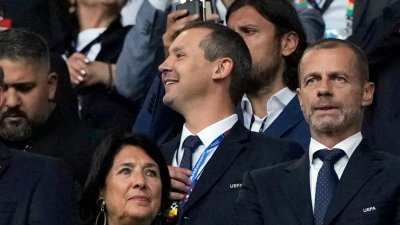 Изритаха шеф във ФИФА, дръзнал да се опълчи на Инфантино