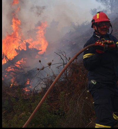 Не пътувайте към Халкидики, пожара се разраства (снимки, видео)