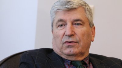 Илиян Василев: Лавров заповяда на Радев да се задейства
