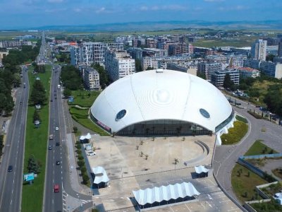 Покривът на Арена Бургас може да носи 300 тона
