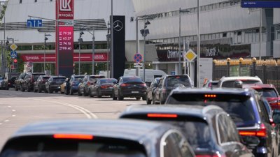 В Москва въведоха ограничения на горивото за автомобили